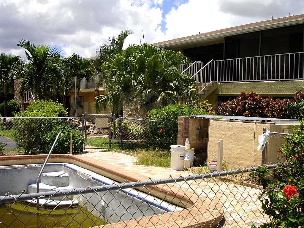 Cormarie Condo Community Pool Safety Fence